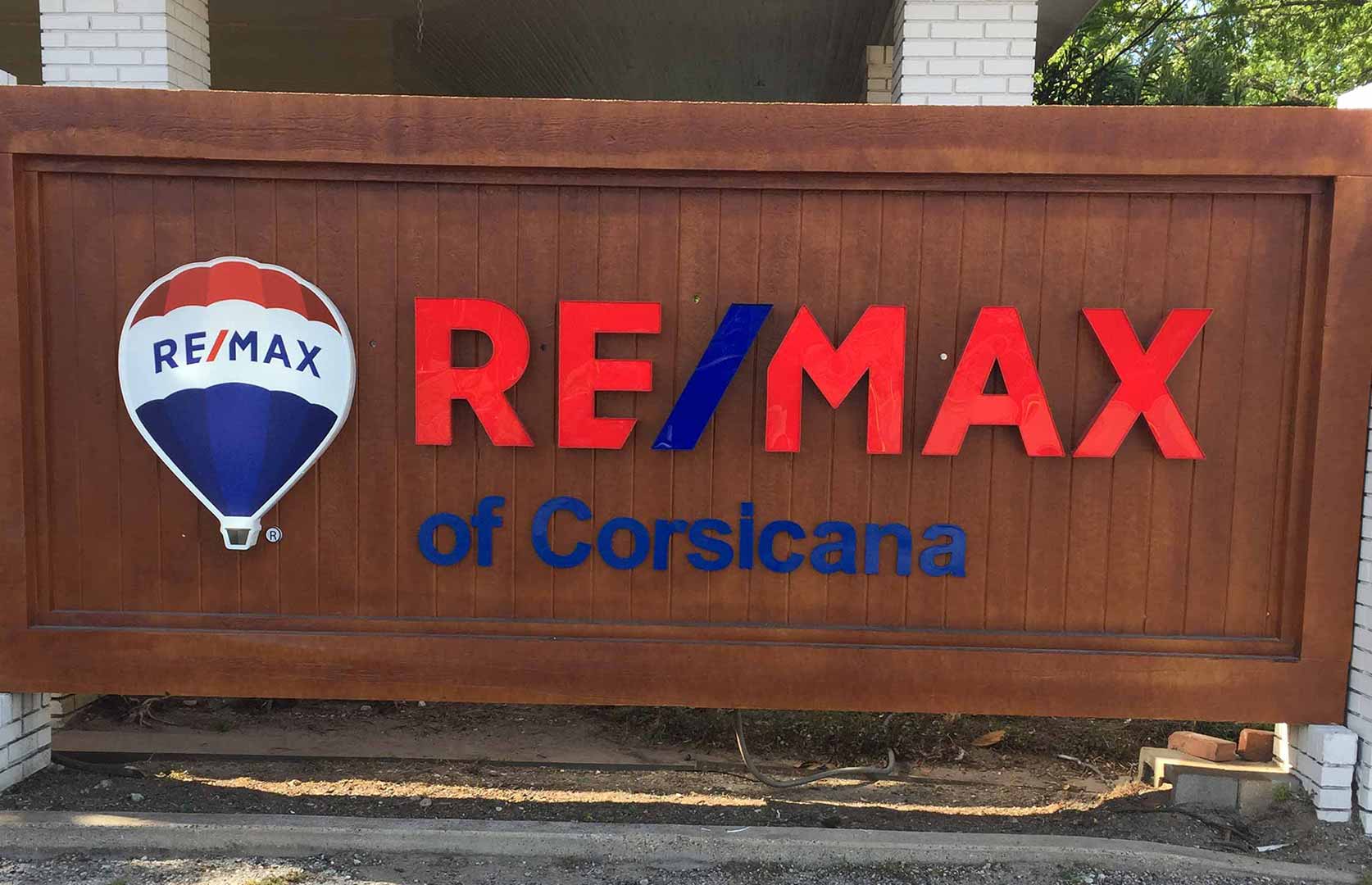 RE/MAX Signage Approved Supplier Portfolio by BlinkSigns