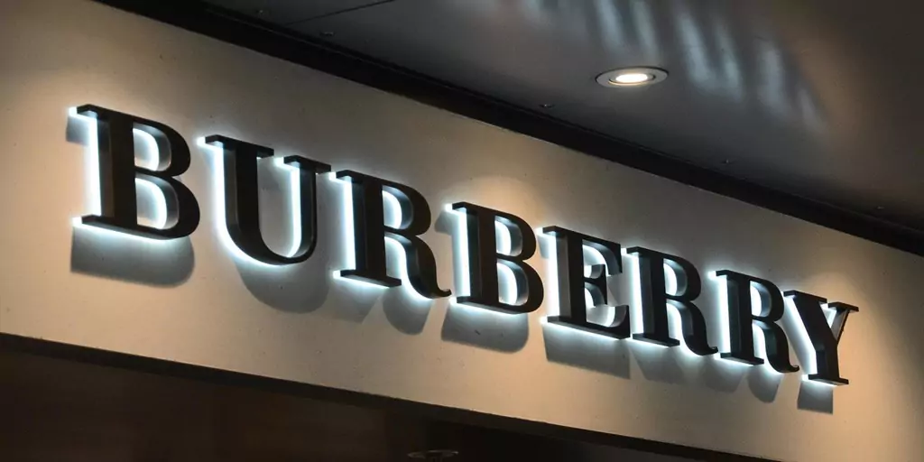 burberry 65817f4aa2380