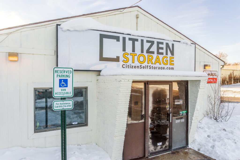 citizen-storage Signage