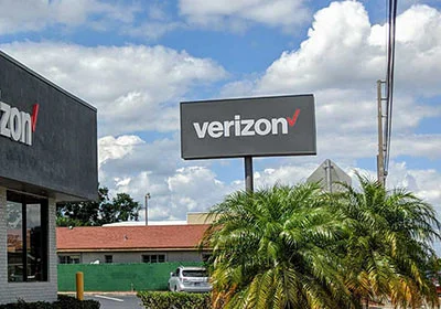 verizon pylon sign